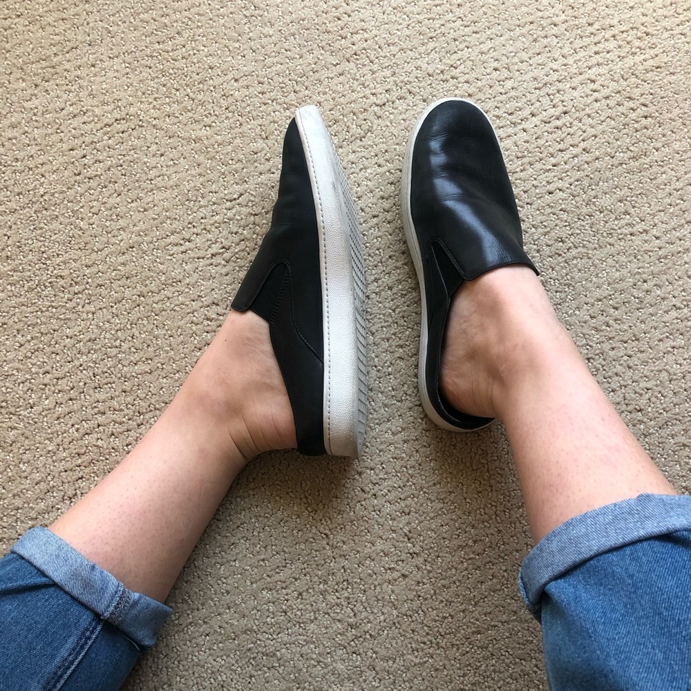 VINCE Black Leather Slides Sneakers